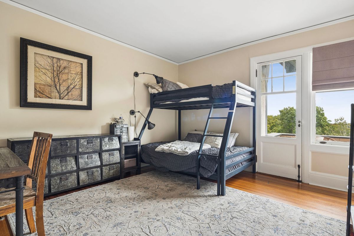 Bunk room with garden views at 184 Upper Mountain Avenue